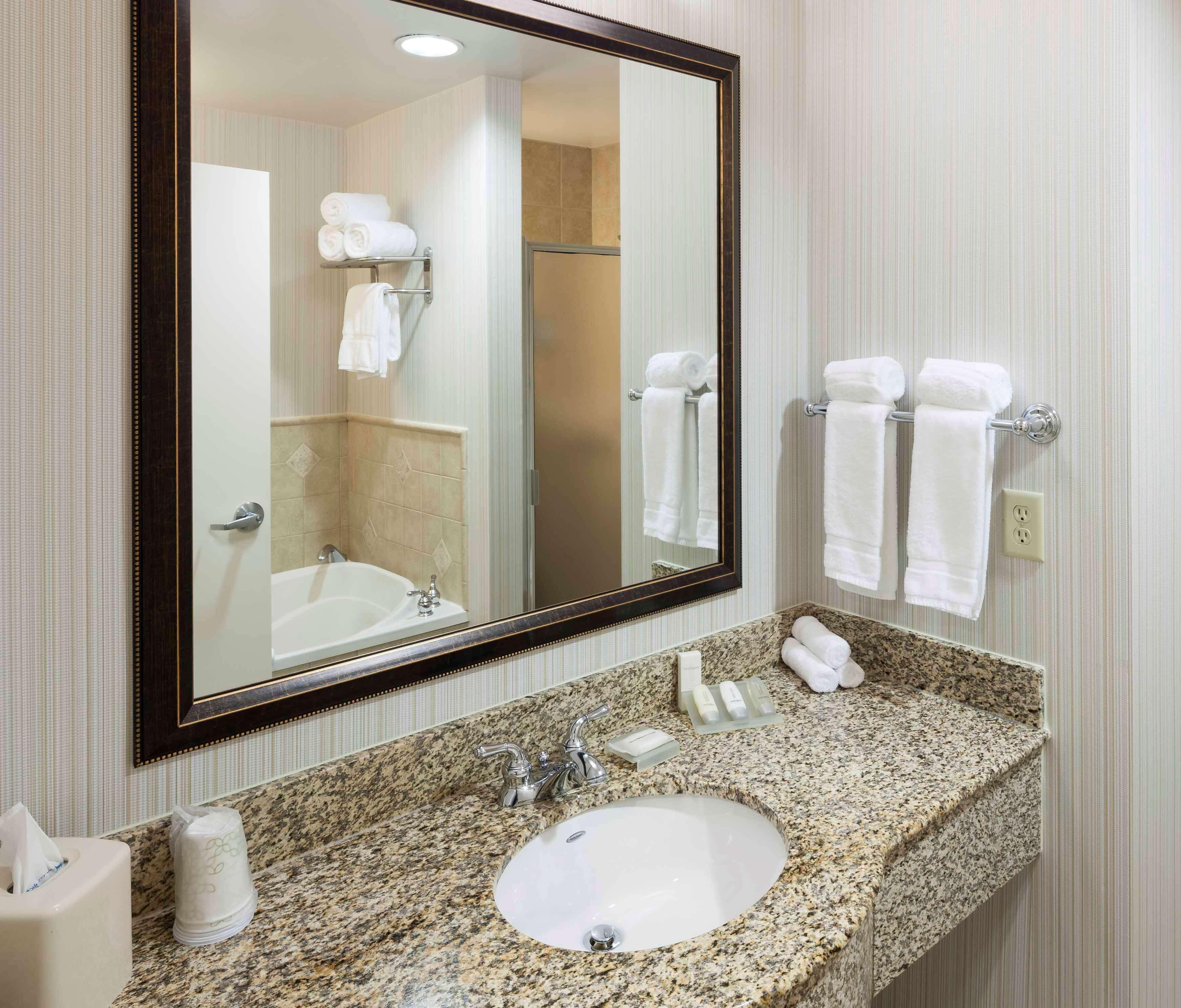 Hilton Garden Inn Dallas Lewisville Eksteriør billede