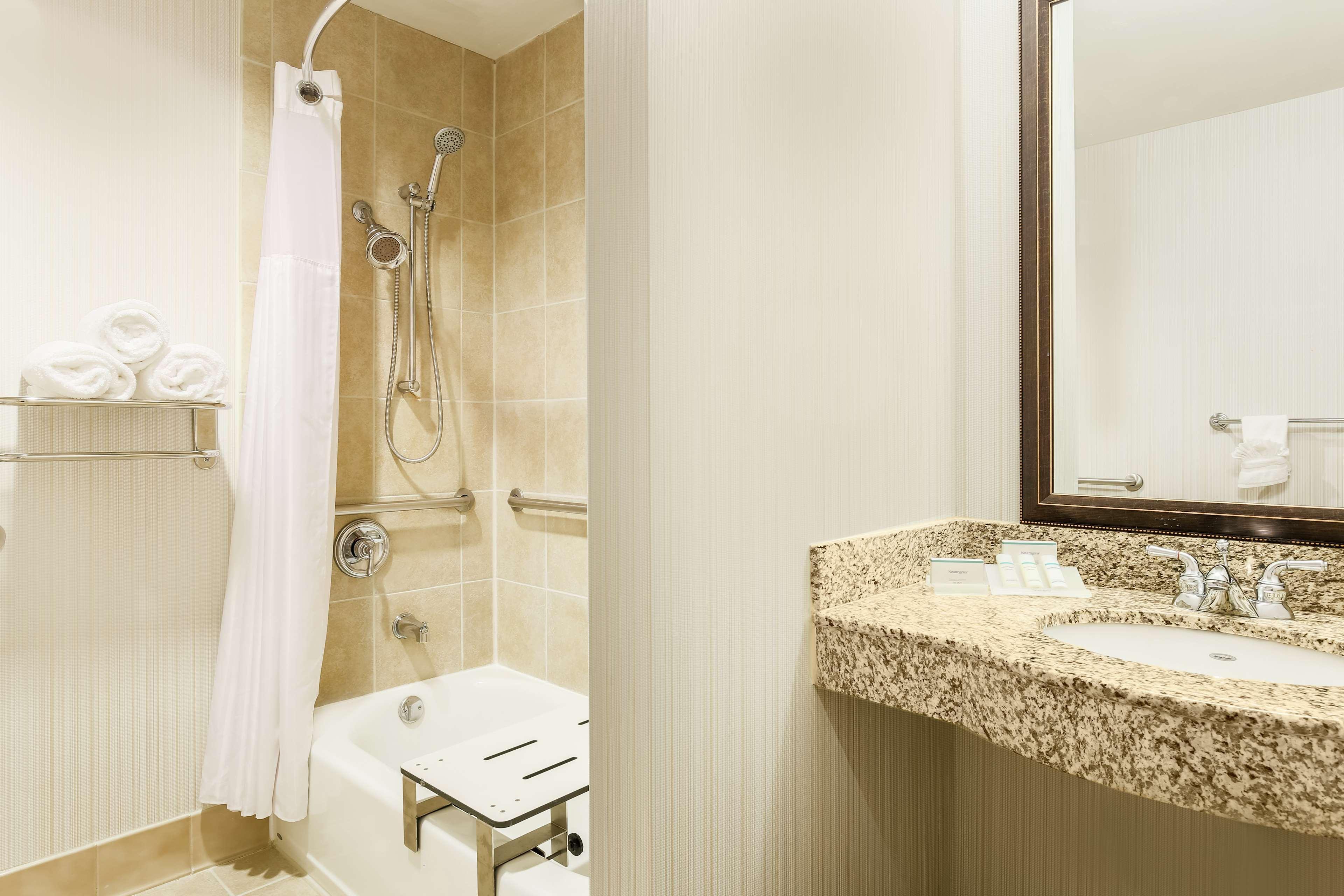 Hilton Garden Inn Dallas Lewisville Eksteriør billede