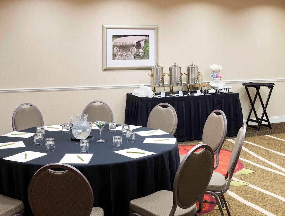 Hilton Garden Inn Dallas Lewisville Eksteriør billede