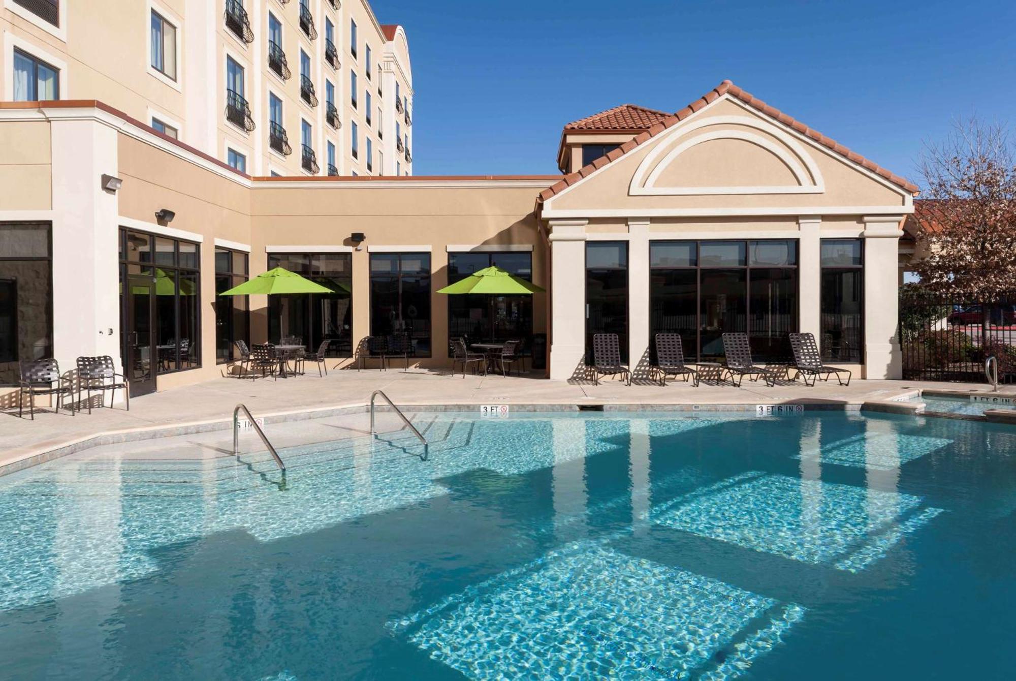 Hilton Garden Inn Dallas Lewisville Eksteriør billede